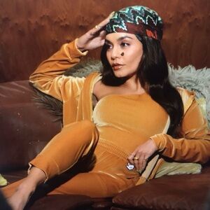 Fabletics x Vanessa Hudgens Velour Jogging Suit - Sz S